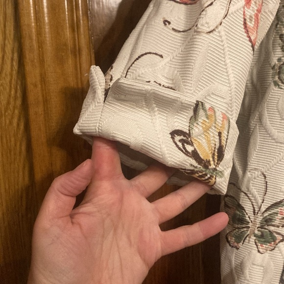 Size 6 Petite Alfred Dunner Ivory Textured Jacket with Pink Butterflies - Picture 7 of 13